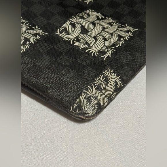 LOUIS VUITTON X Christopher Nemeth Damier Graphite Canvas Pochette Jour PM - Picture 8 of 14